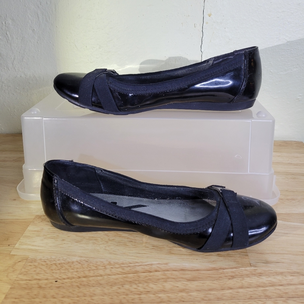 Womans Anne Klein Sport Black Patent Flats Size 6